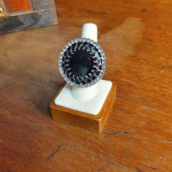 Large Expandable Black Statement Piece Ring - Picture 2 of 6